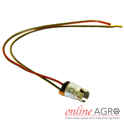 Conector elétrico com três fios coloridos para máquinas agrícolas