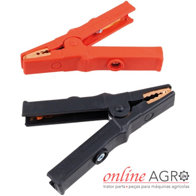 Duas garras de bateria vermelha e preta com símbolos + e - em fundo branco com logotipo online AGRO
