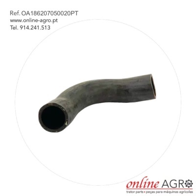 Mangueira preta curva para máquina agrícola com texto informativo ao redor