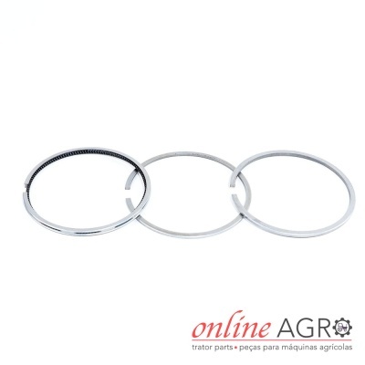 Três anéis metálicos prateados sobre fundo branco com logotipo online AGRO