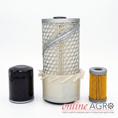Três filtros agrícolas de diferentes tamanhos e materiais sobre fundo branco