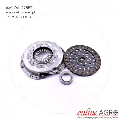 Conjunto de embraiagem metálico com prato, disco e rolamento sobre fundo branco