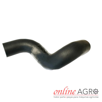Mangueira curva preta de borracha isolada em fundo branco com logotipo online AGRO