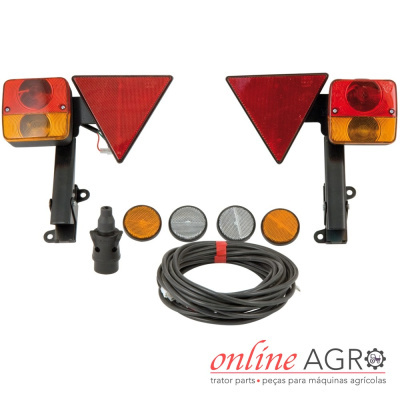 Peças para máquinas agrícolas com luzes traseiras e refletores em fundo branco