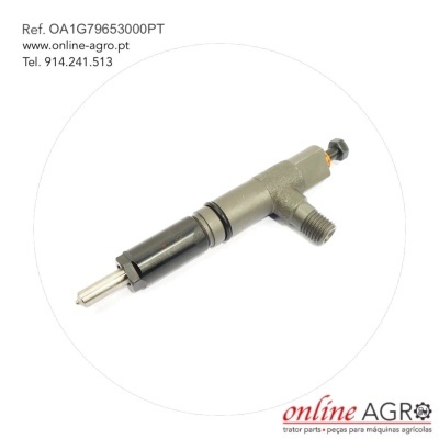 Injetor metálico cinza e preto para máquina agrícola com informações de contacto e referência.