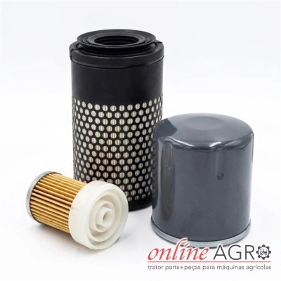 Filtros para máquinas agrícolas em fundo branco