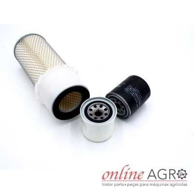 Três filtros para máquinas agrícolas sobre fundo branco com logotipo online AGRO