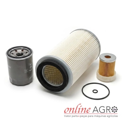 Conjunto de filtros para máquinas agrícolas com diferentes tamanhos e materiais, sobre fundo branco, acompanhado do logotipo online AGRO.