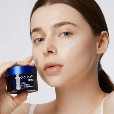 Medicube&#x20;-&#x20;Zero&#x20;Pore&#x20;One&#x20;Day&#x20;Cream&#x20;-&#x20;Creme&#x20;for&#x20;dilated&#x20;pores&#x20;with&#x20;BHA&#x20;Acids&#x20;50&#x20;ML