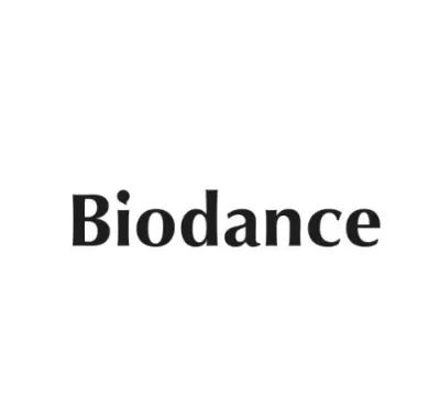 Texto preto 'Biodance' num fundo branco
