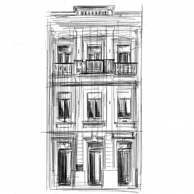 Desenho a tinta de edifício com três pisos, portas, janelas e varanda, em preto e branco
