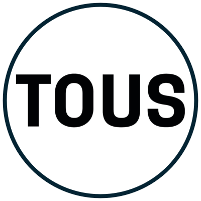Logotipo TOUS em letras pretas dentro de um círculo