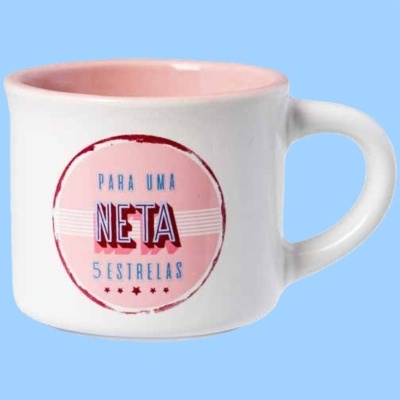 Caneca branca com interior rosa e texto para uma neta 5 estrelas