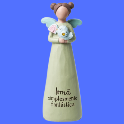 Estatueta anjo com vestido e asas em tons pastel e texto no vestido
