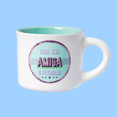 Caneca branca com interior verde água e texto para uma amiga 5 estrelas