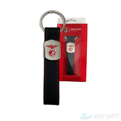 Porte-chaves preto com emblema do SL Benfica e embalagem vermelha