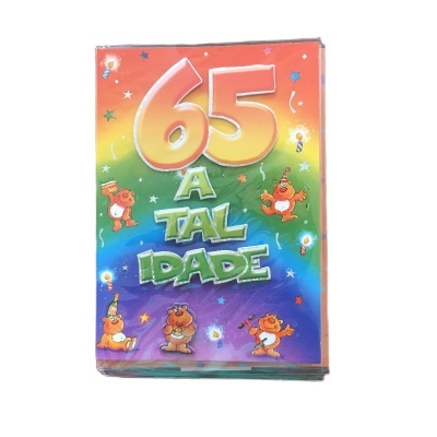 Livro colorido embalado com texto 65 A TAL IDADE e desenhos de ursos caricatos