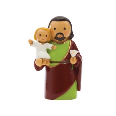 Figurine em cerâmica de homem com criança, cores verde, castanho, branco.