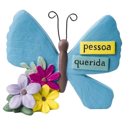 Figura decorativa borboleta azul com flores e texto pessoa querida