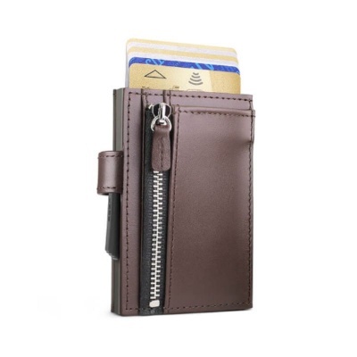 Carteira castanha em pele com fecho de correr prateado