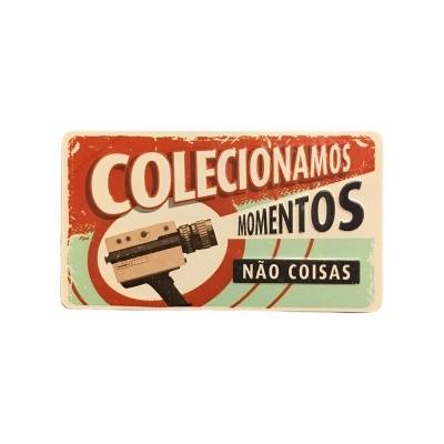 Placa decorativa vintage com texto e imagem de câmara de filmar