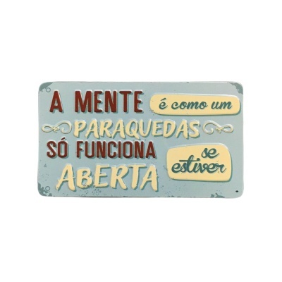 Placa decorativa metálica com texto inspirador em várias cores