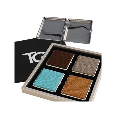 Conjunto de porta-cartões de couro em caixa preta com quatro cores distintas