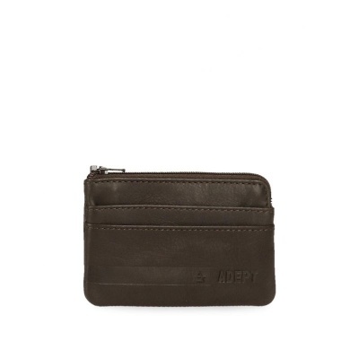 Carteira pequena castanho escuro com fecho de correr e inscrição ADEPT