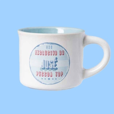 Caneca branca e azul com texto 'USO EXCLUSIVO DO JOSÉ PESSOA TOP'