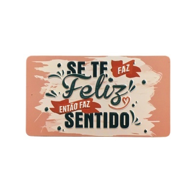 Tapete retangular cor de rosa com texto em português