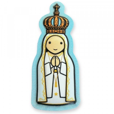 Boneco de peluche da Nossa Senhora de Fátima com coroa e vestido branco com detalhes dourados