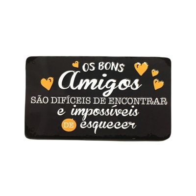 Placa decorativa preta com texto e corações amarelos