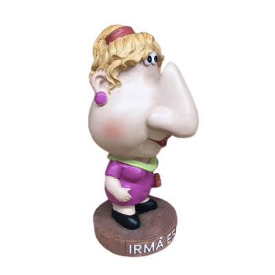 Figura caricatural de resina mulher loira com roupa rosa