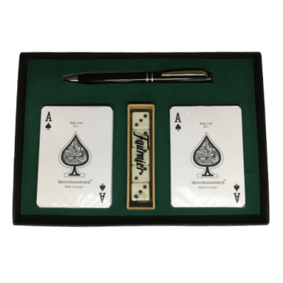 Conjunto de baralho com dois baralhos de cartas, marcador de pontos e caneta numa caixa preta com interior verde
