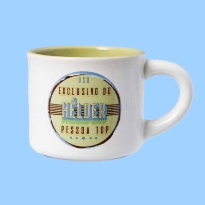 Caneca branca cerâmica com texto personalizado para Hélder