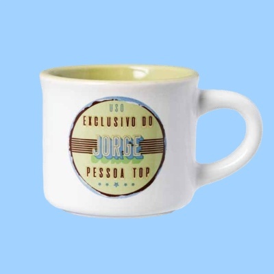 Caneca cerâmica branca com interior amarelo e texto personalizado