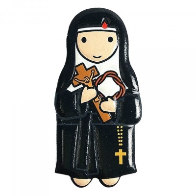 Figura decorativa estilo cartoon de freira com hábito preto e branco e crucifixo