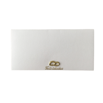 Envelope branco com anéis dourados e texto Felicidades