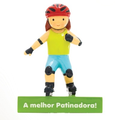 Figura decorativa de patinadora com texto na base