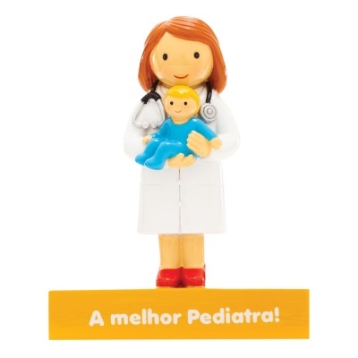 Figurina de pediatra com bebé em base amarela com texto