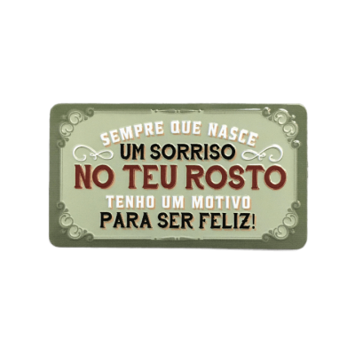 Placa decorativa com texto motivacional em português em tons de verde, branco, preto e vermelho