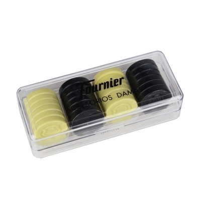 Caixa transparente com fichas de jogo de damas amarelas e pretas