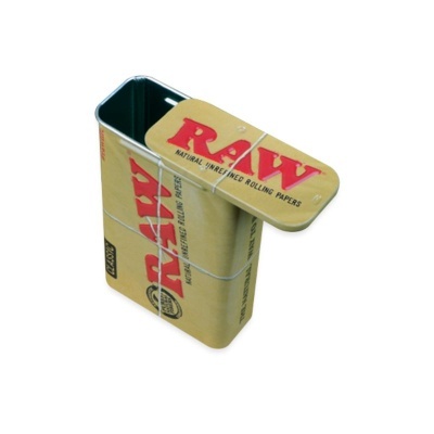 Caixa metálica amarela com tampa deslizante e texto RAW vermelho para papéis de enrolar