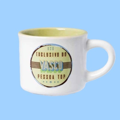 Caneca branca com texto exclusivo do Vasco pessoa top