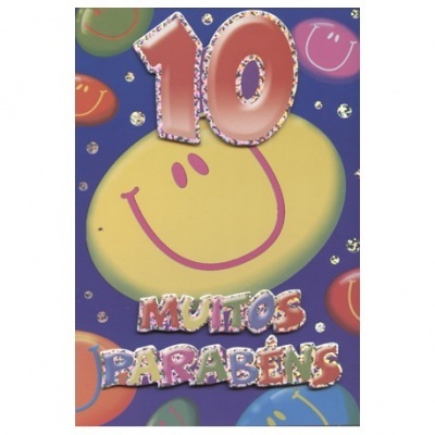 Cartão de aniversário com número 10 e mensagem muitos parabéns em cores vivas sobre fundo azul com sorrisos multicoloridos