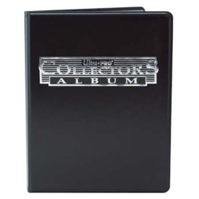 Álbum colecionador preto com etiqueta prateada refletora com texto ULTRA PRO COLLECTORS ALBUM
