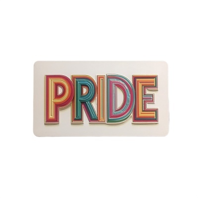 Cartão branco com a palavra PRIDE em letras coloridas e padrões em camadas