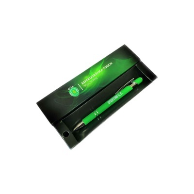 Caneta esferográfica verde em embalagem preta e verde com logótipo Sporting C.P.