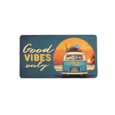 Tapete com carrinha de praia e texto Good VIBES only