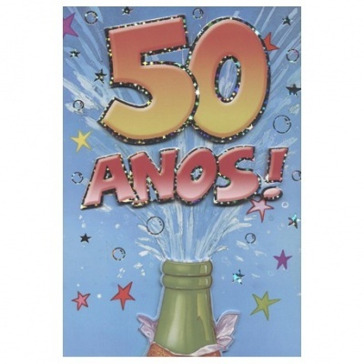Cartão comemorativo 50 anos com garrafa a abrir champanhe e estrelas coloridas